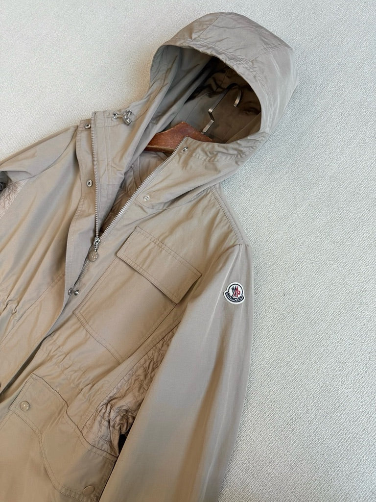 Moncler Meudon 3-in-1 Hooded Down Parka Coat in Beige/Black, Size 0/1/2/3