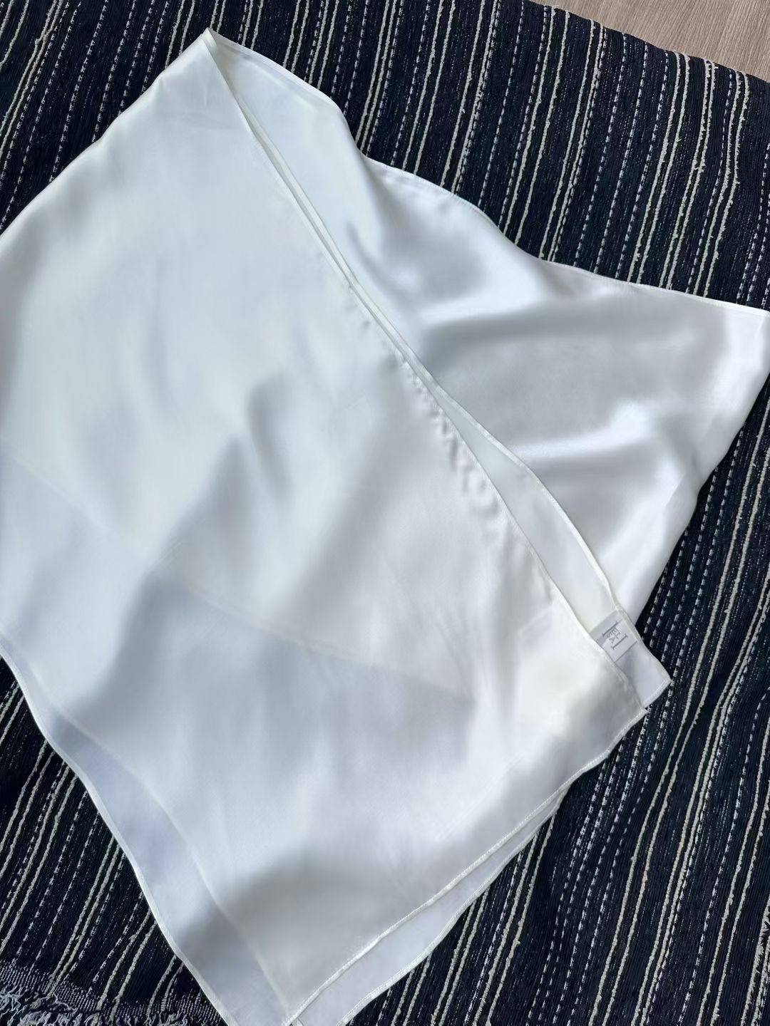 Helsa The Tux White Blazer in Wool, Size S/M/L