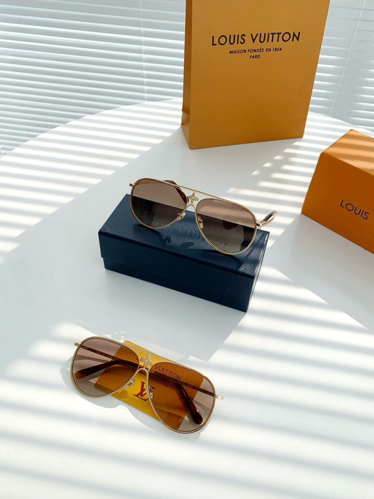 Louis Vuitton LV Star Pilot Sunglasses Z1870U (60-10-140)