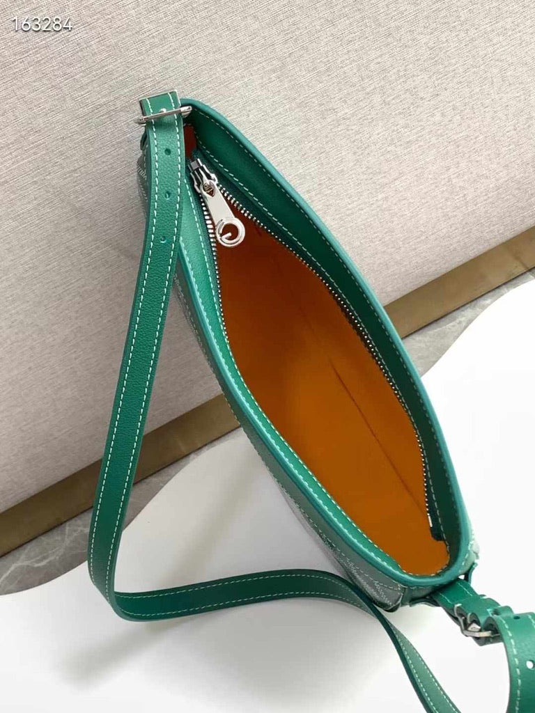 Goyard Hirondelle Shoulder Bag in Green (10 x 6.5 x 2.5 in)