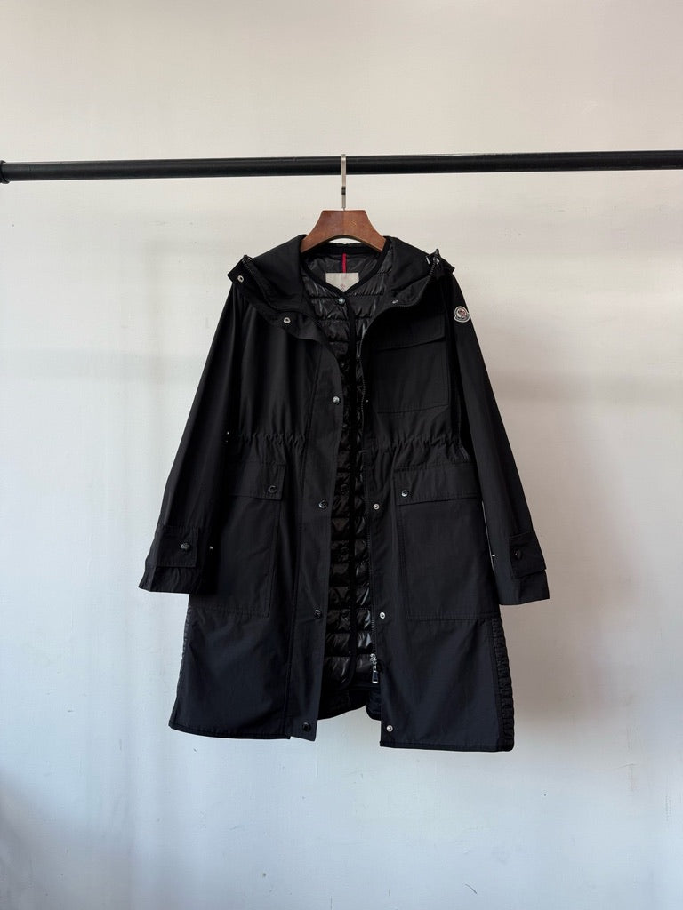 Moncler Meudon 3-in-1 Hooded Down Parka Coat in Beige/Black, Size 0/1/2/3