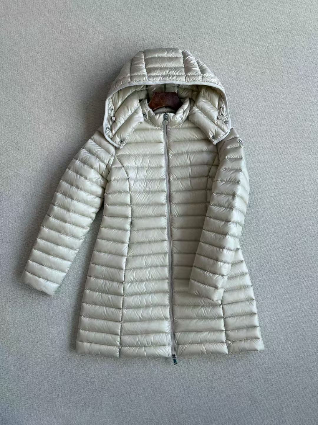 Moncler Igelong Hooded Long Down Jacket in Beige, Size 0/1/2/3