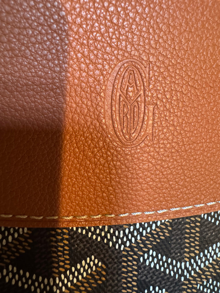 Goyard Hirondelle Shoulder Bag in Brown (10 x 6.5 x 2.5 in)