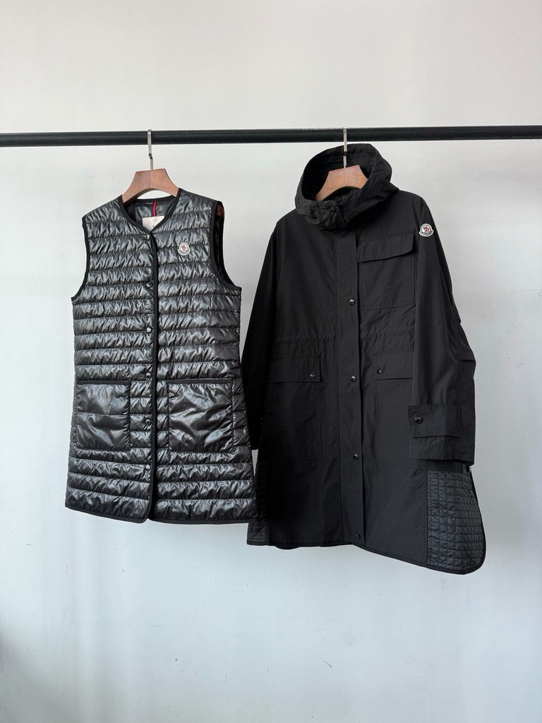 Moncler Meudon 3-in-1 Hooded Down Parka Coat in Beige/Black, Size 0/1/2/3