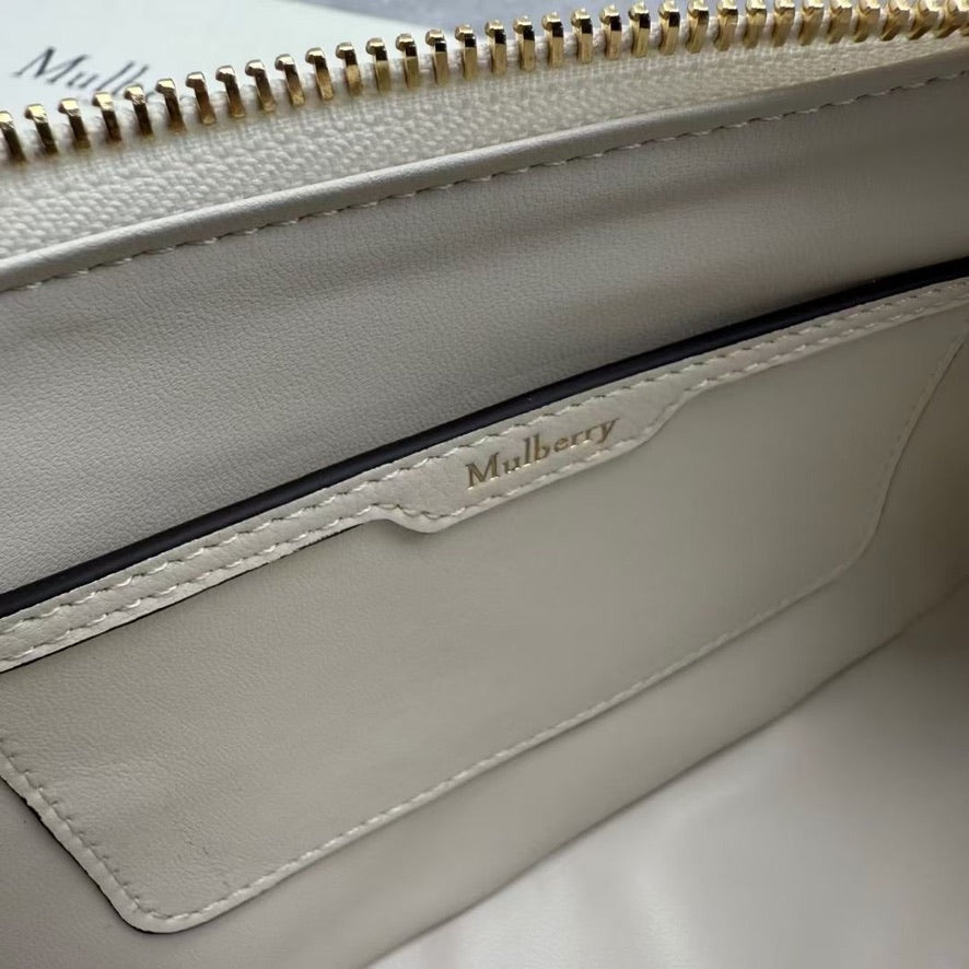 Mulberry Clovelly Leather Shoulder Bag in White (27 x 13 x 6 cm)