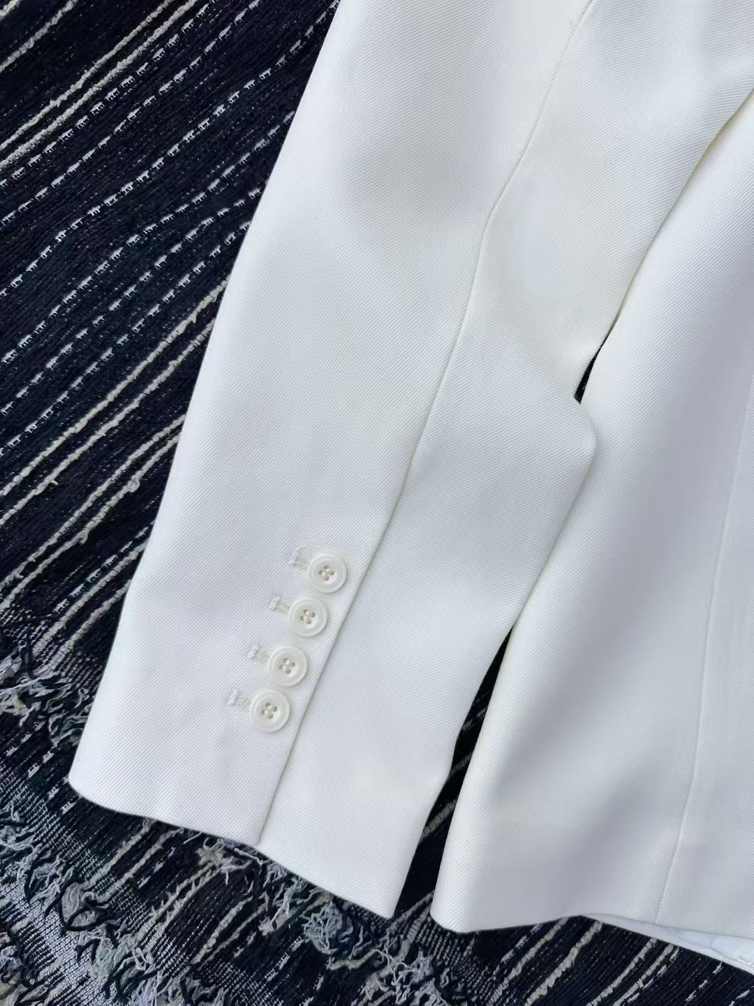 Helsa The Tux White Blazer in Wool, Size S/M/L