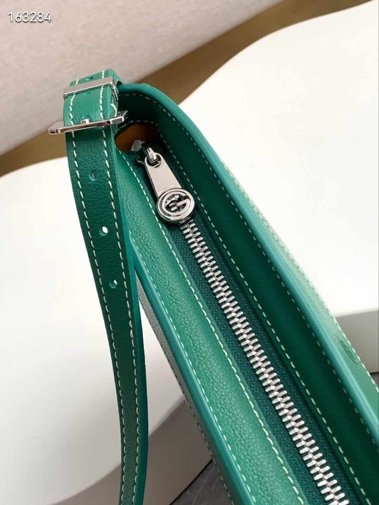 Goyard Hirondelle Shoulder Bag in Green (10 x 6.5 x 2.5 in)