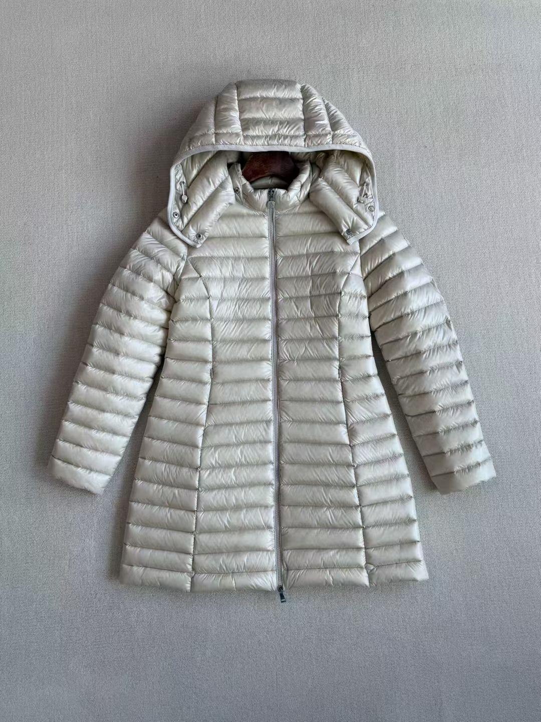 Moncler Igelong Hooded Long Down Jacket in Beige, Size 0/1/2/3