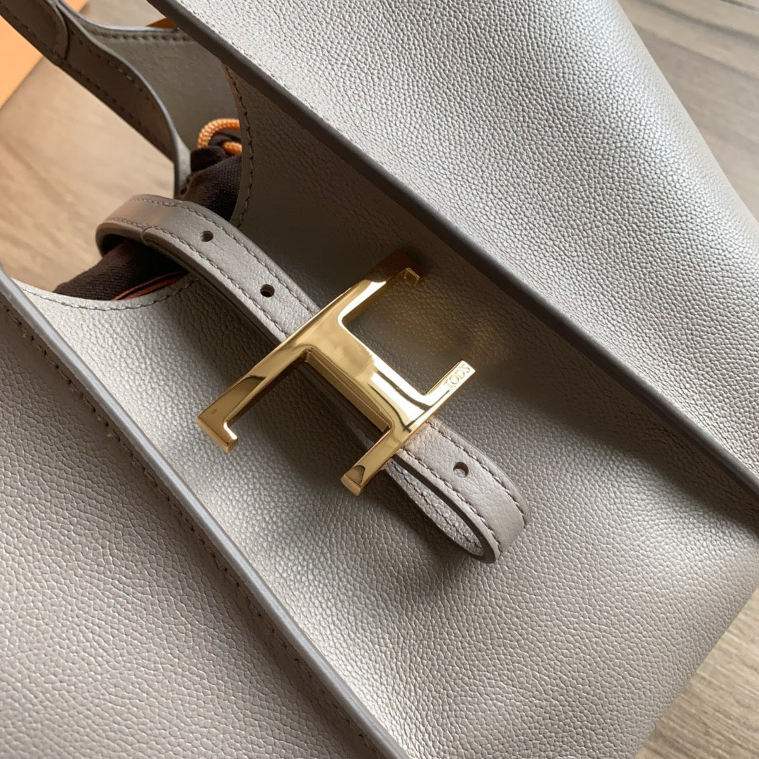 Tod's T-Clasp Leather Tote Bag (11.5 x 10 x 5.5 in)