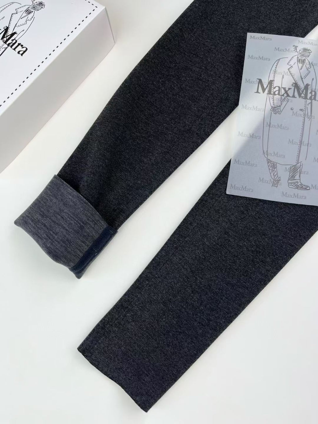 Max Mara Shaping Sanding Leggings in Black/Gray, Size M/L/XL