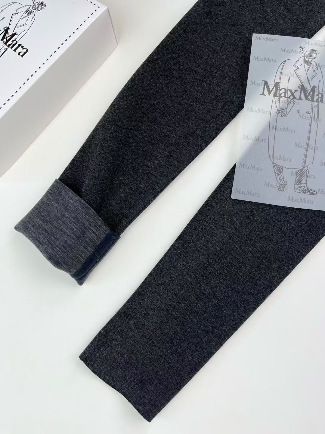 Max Mara Shaping Sanding Leggings in Black/Gray, Size M/L/XL