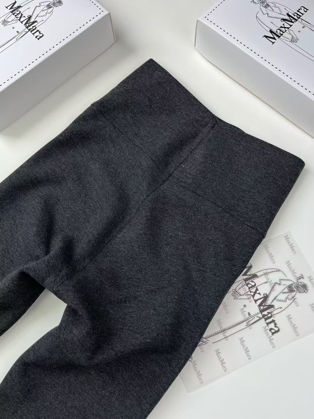 Max Mara Shaping Sanding Leggings in Black/Gray, Size M/L/XL