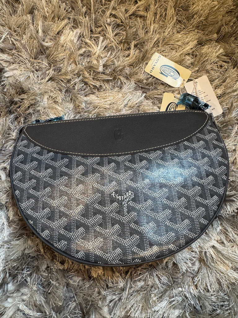 Goyard Hirondelle Shoulder Bag in Gray (10 x 6.5 x 2.5 in)