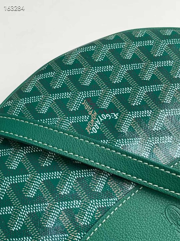 Goyard Hirondelle Shoulder Bag in Green (10 x 6.5 x 2.5 in)
