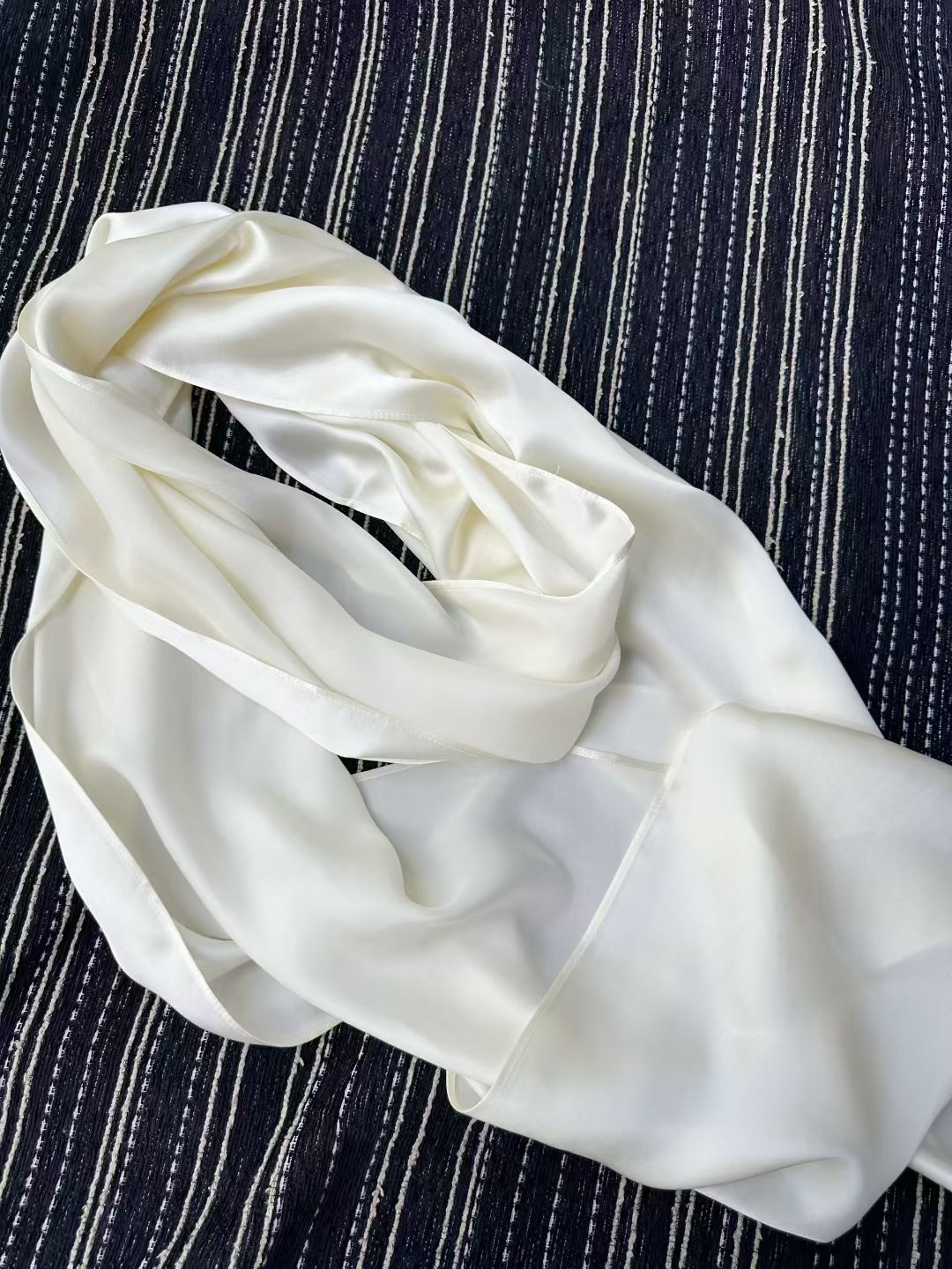 Helsa The Tux White Blazer in Wool, Size S/M/L