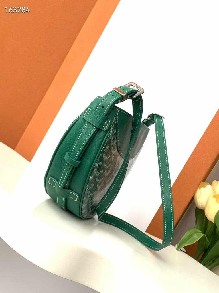 Goyard Hirondelle Shoulder Bag in Green (10 x 6.5 x 2.5 in)