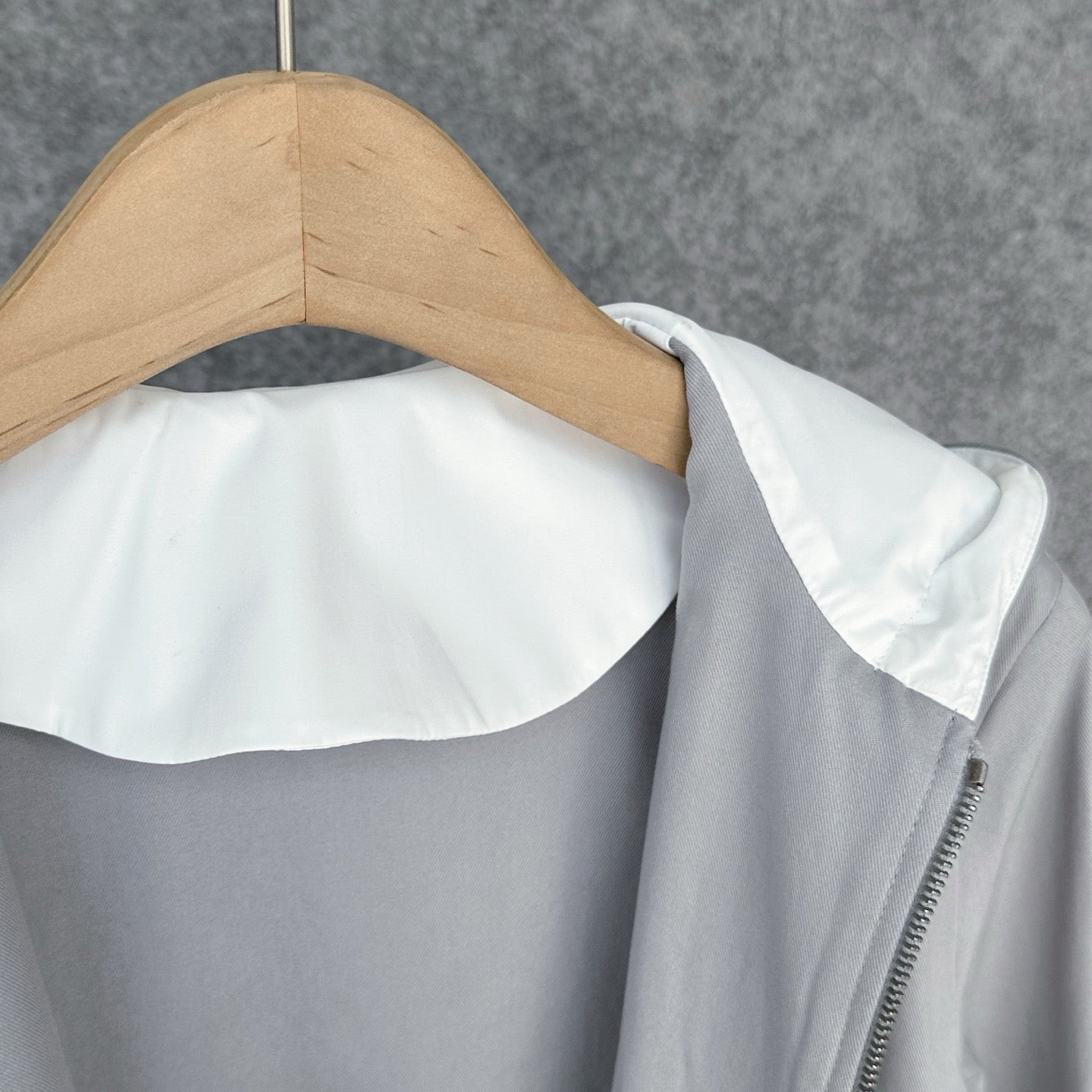 Loewe Cropped Hooded Embroidered Cotton-Twill Jackt in Gray, Size 34/36/38/40
