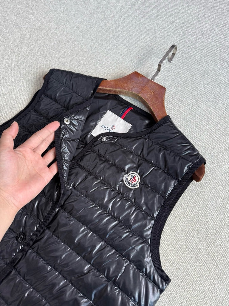 Moncler Meudon 3-in-1 Hooded Down Parka Coat in Beige/Black, Size 0/1/2/3