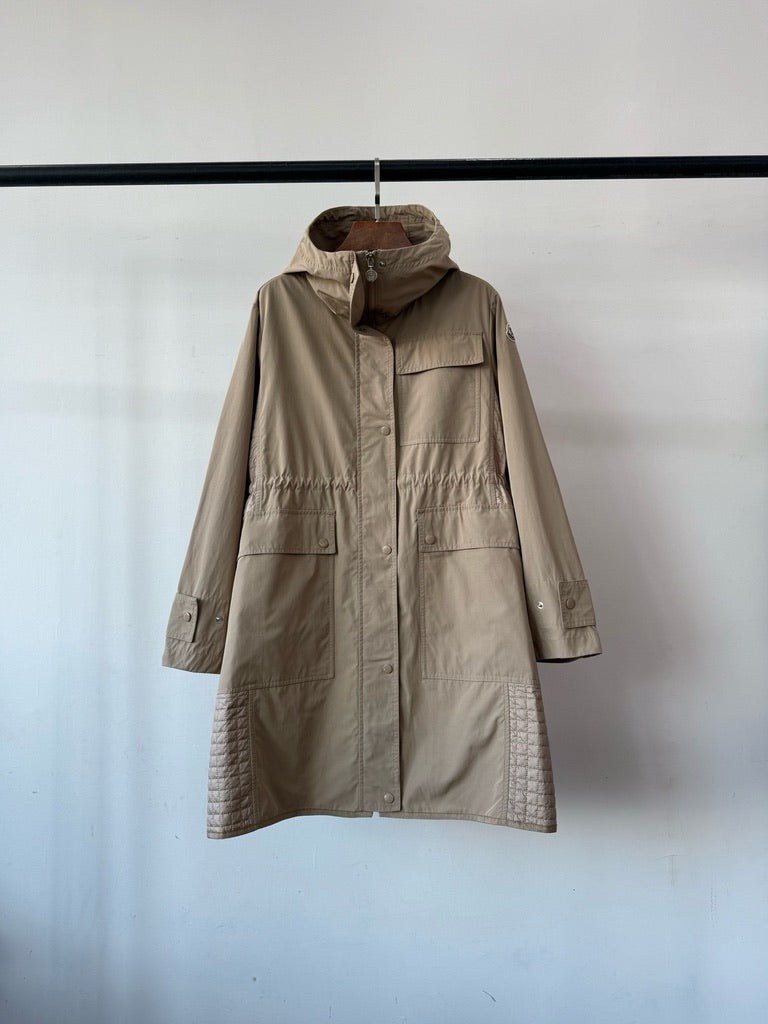 Moncler Meudon 3-in-1 Hooded Down Parka Coat in Beige/Black, Size 0/1/2/3