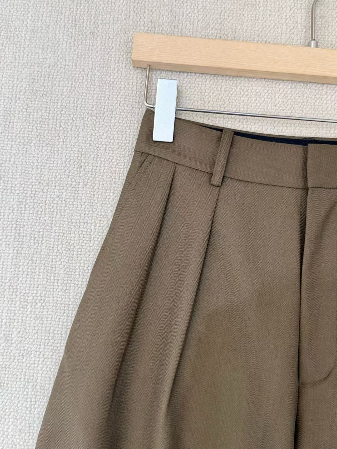 Loewe Barrel Wool Pants, Size 32/34/36/38