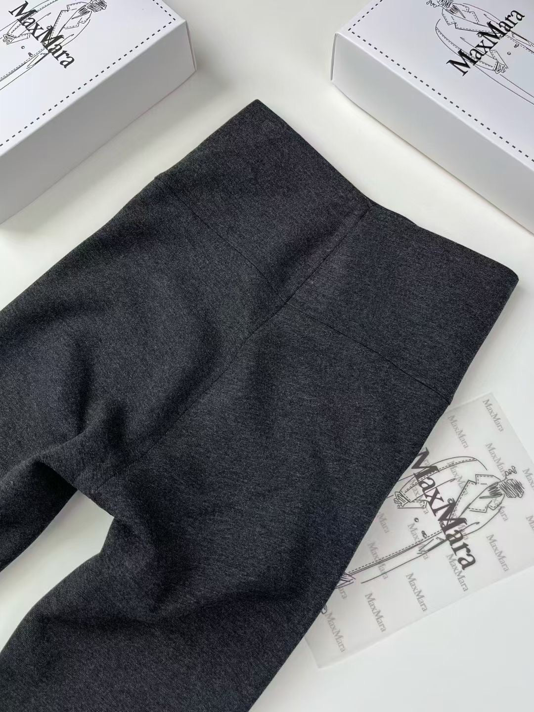 Max Mara Shaping Sanding Leggings in Black/Gray, Size M/L/XL