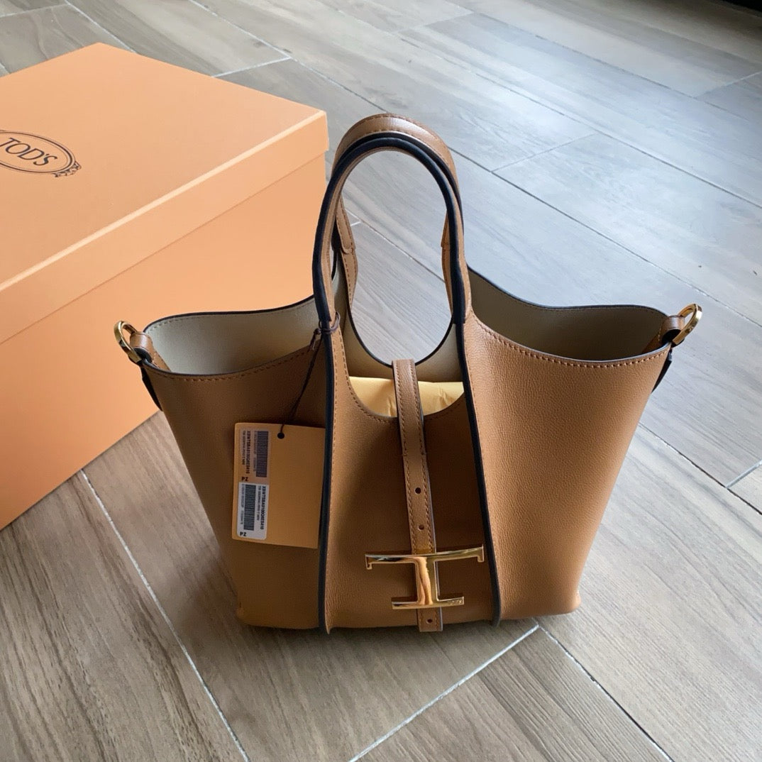 Tod's T-Clasp Leather Tote Bag (11.5 x 10 x 5.5 in)