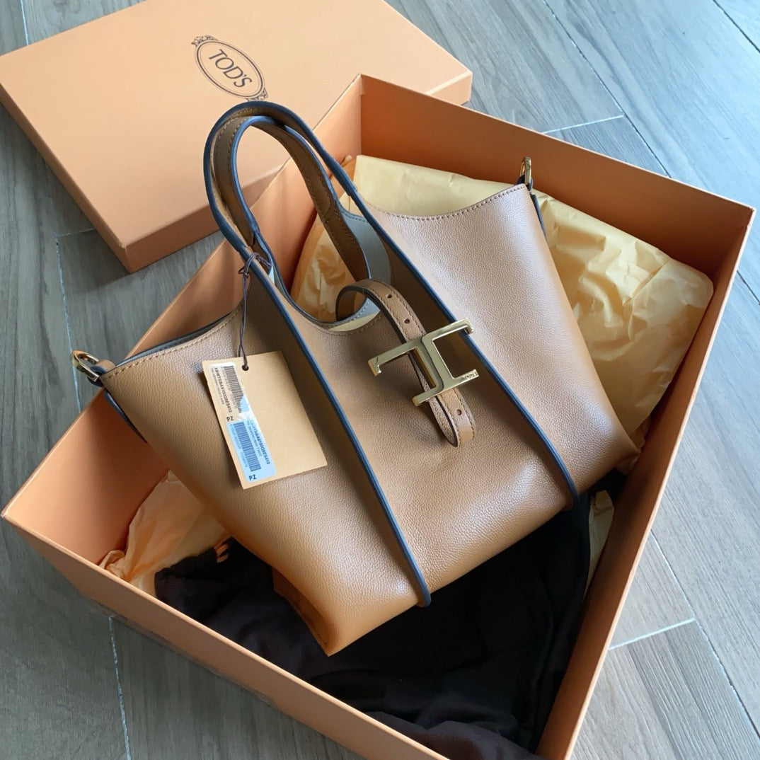 Tod's T-Clasp Leather Tote Bag (11.5 x 10 x 5.5 in)