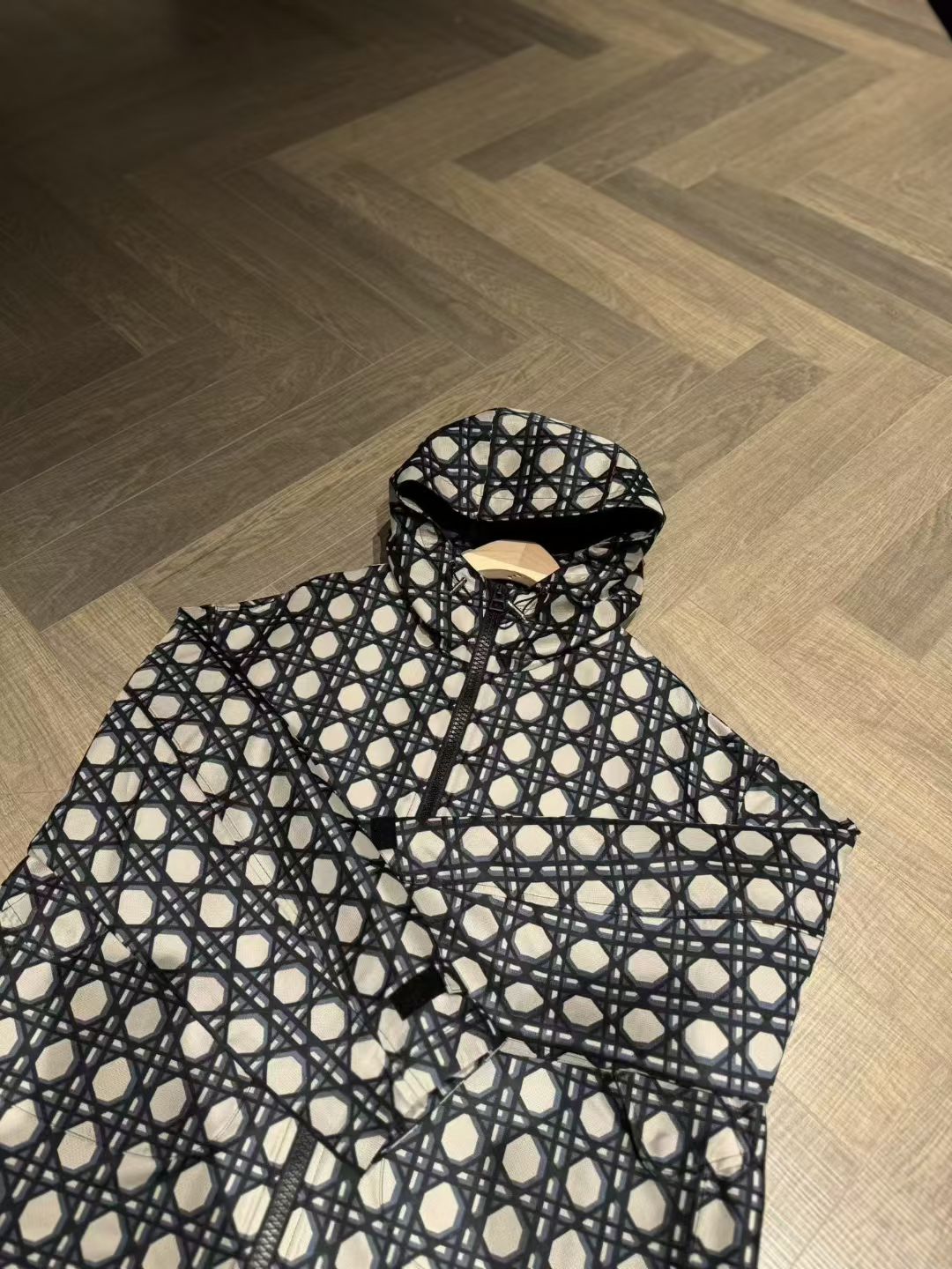 Dior
Macrocannage Waterproof Hooded Jacket, Size S/M/L