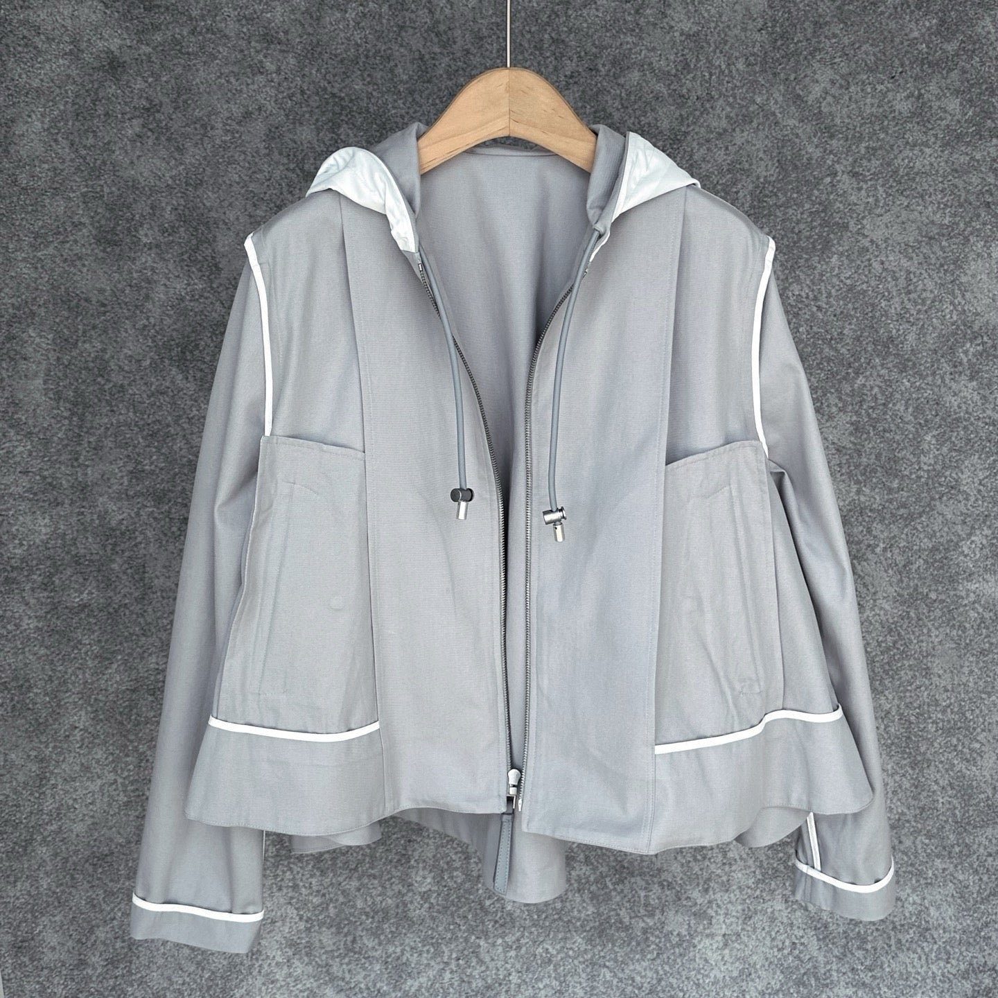 Loewe Cropped Hooded Embroidered Cotton-Twill Jackt in Gray, Size 34/36/38/40