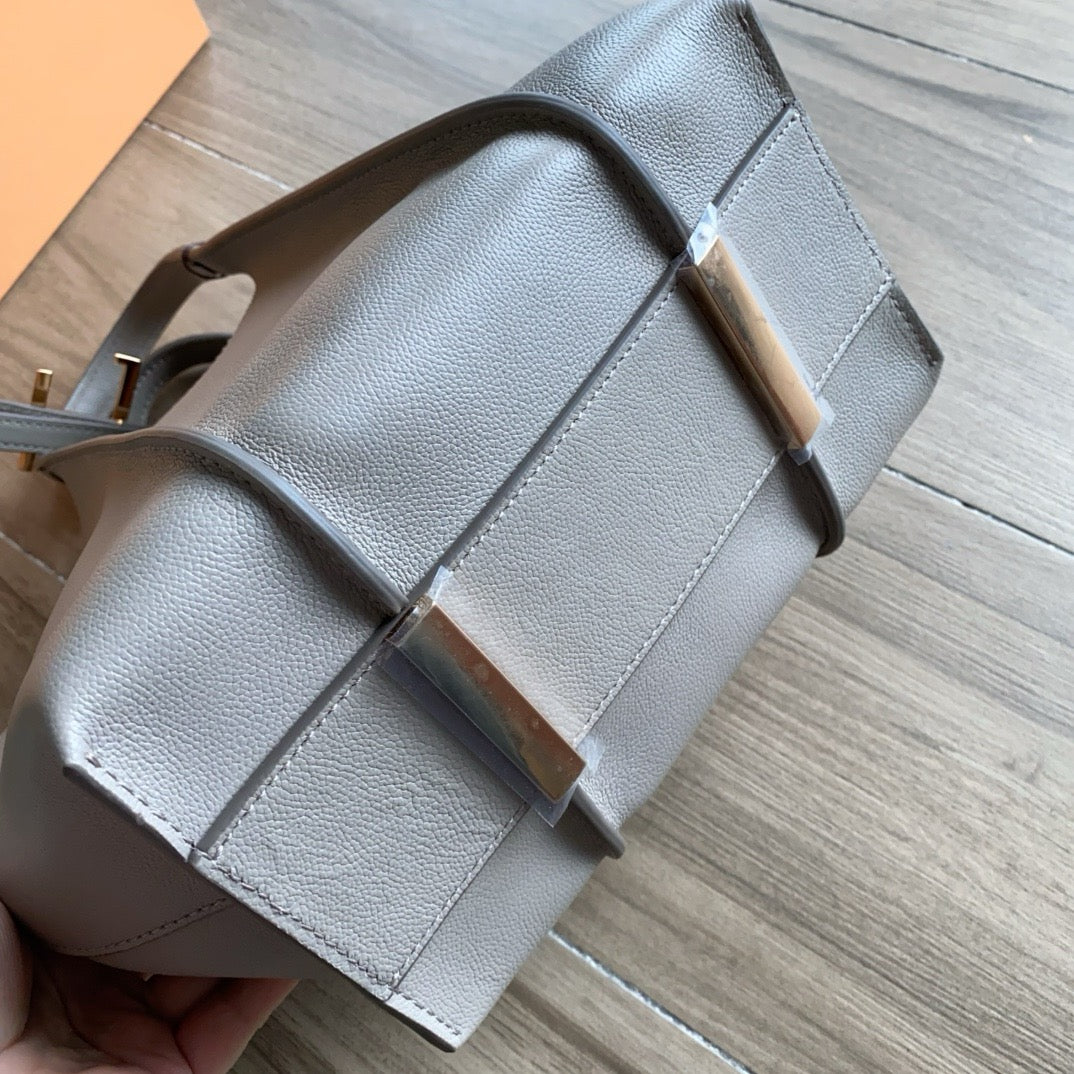 Tod's T-Clasp Leather Tote Bag (11.5 x 10 x 5.5 in)
