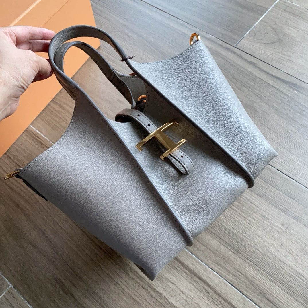 Tod's T-Clasp Leather Tote Bag (11.5 x 10 x 5.5 in)