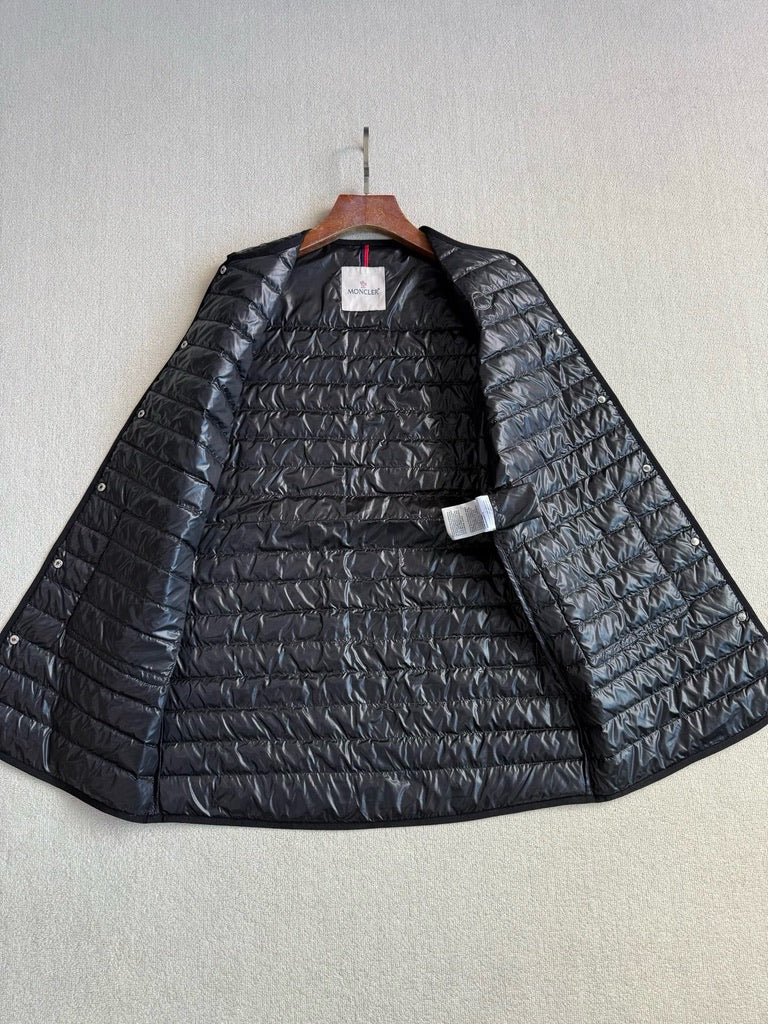 Moncler Meudon 3-in-1 Hooded Down Parka Coat in Beige/Black, Size 0/1/2/3