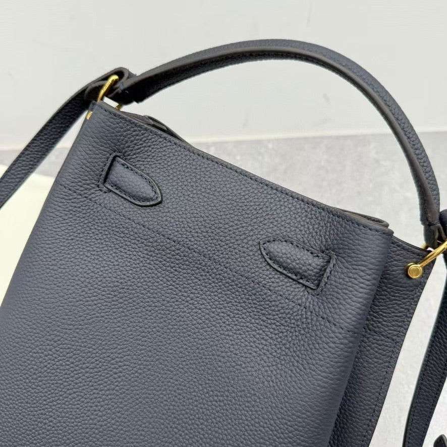 Mulberry Islington Small Bucket Bag in Ivory/Black/Brown (8.5 x 9 x 5 in)