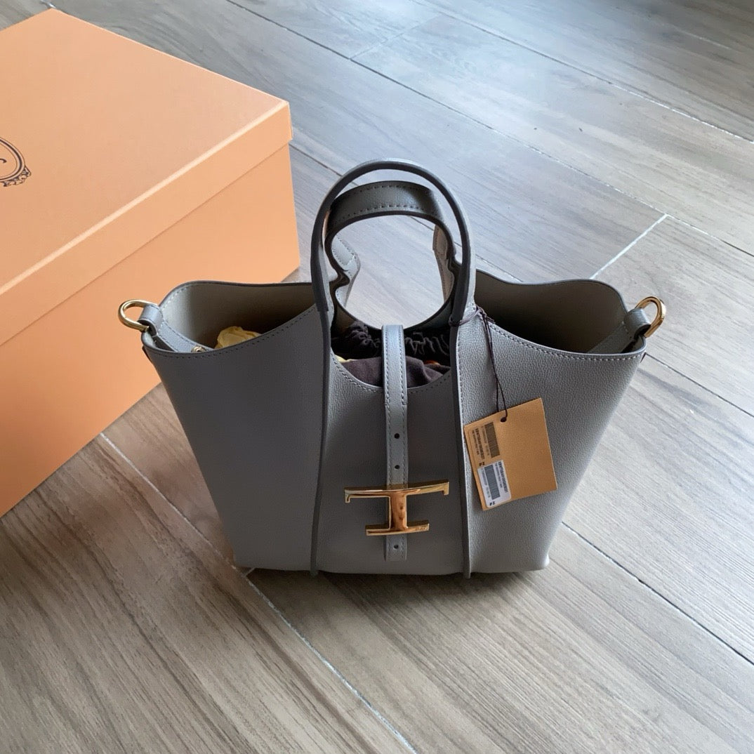 Tod's T-Clasp Leather Tote Bag (11.5 x 10 x 5.5 in)