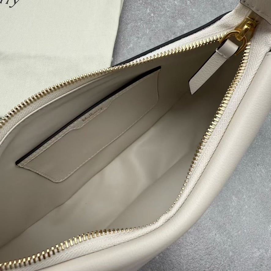 Mulberry Clovelly Leather Shoulder Bag in White (27 x 13 x 6 cm)