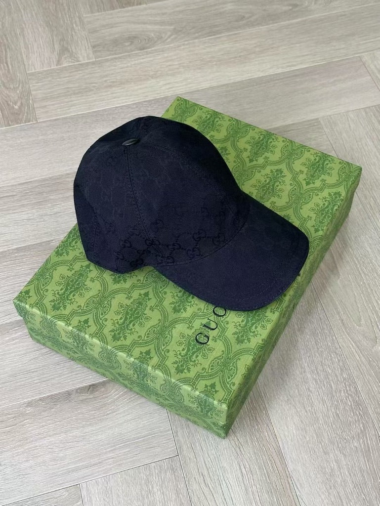 Gucci Original GG Canvas Baseball Cap, Size M