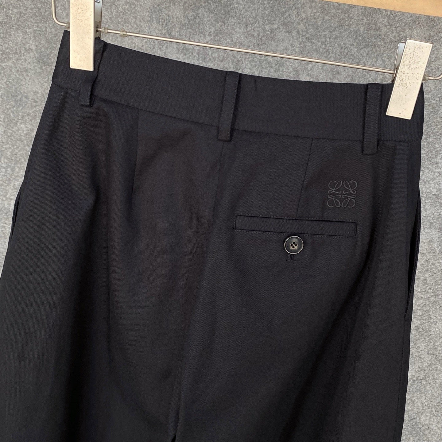 Loewe Black Barrel Trousers in Cotton and Silk, Size 32/34/36/38/40