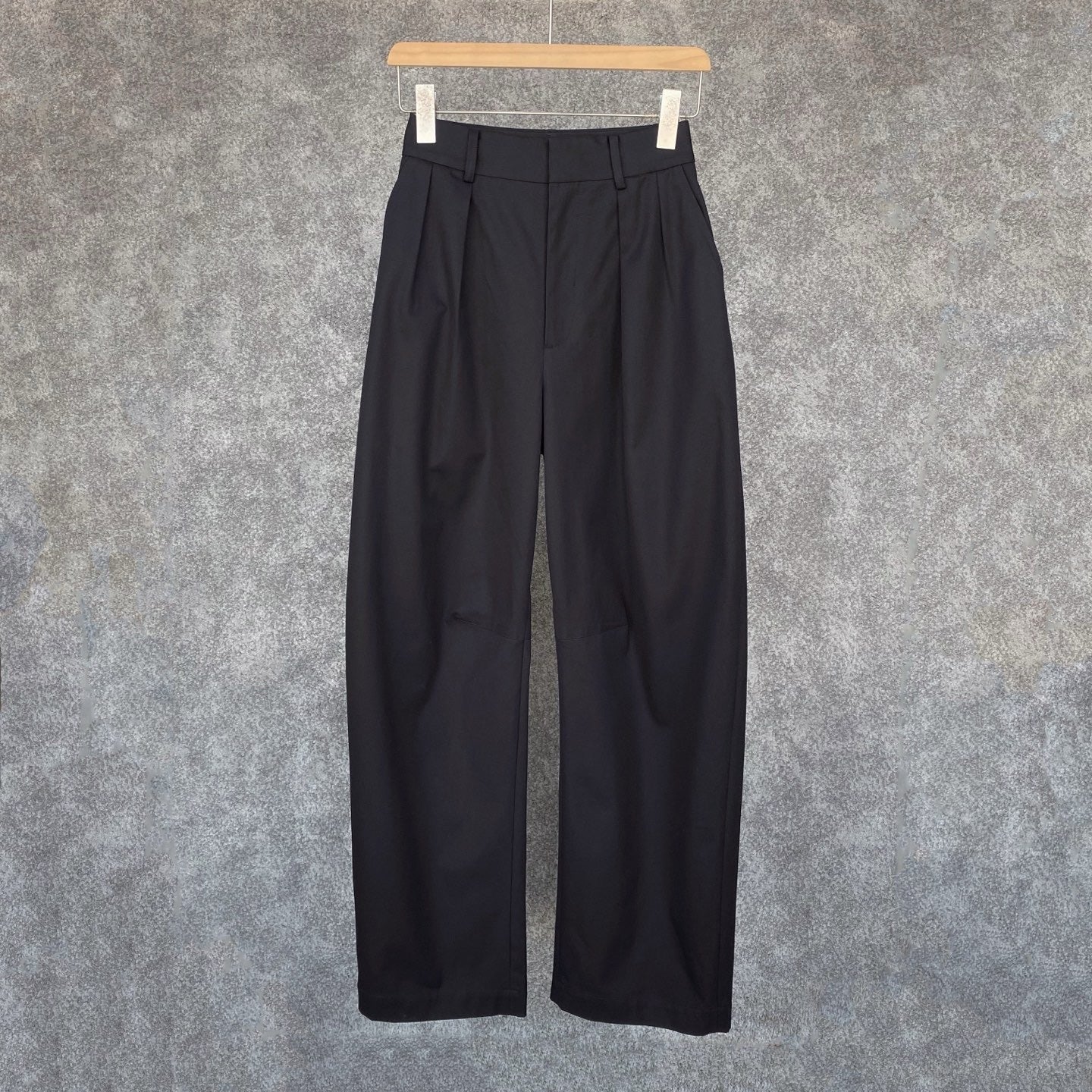 Loewe Black Barrel Trousers in Cotton and Silk, Size 32/34/36/38/40
