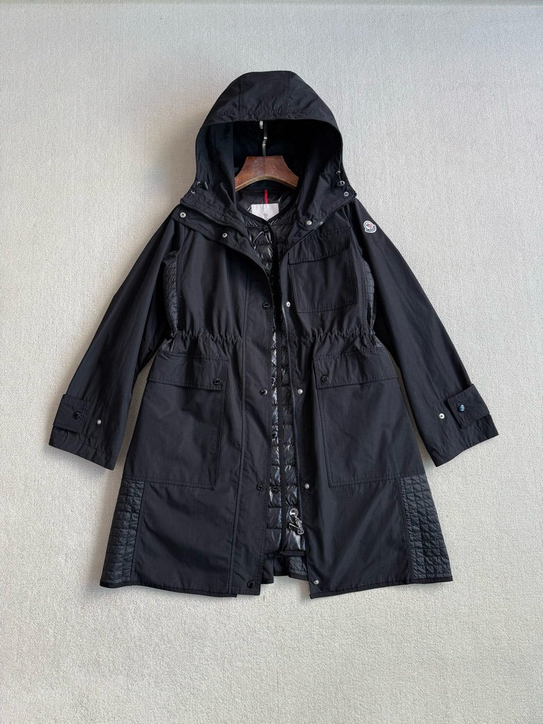 Moncler Meudon 3-in-1 Hooded Down Parka Coat in Beige/Black, Size 0/1/2/3