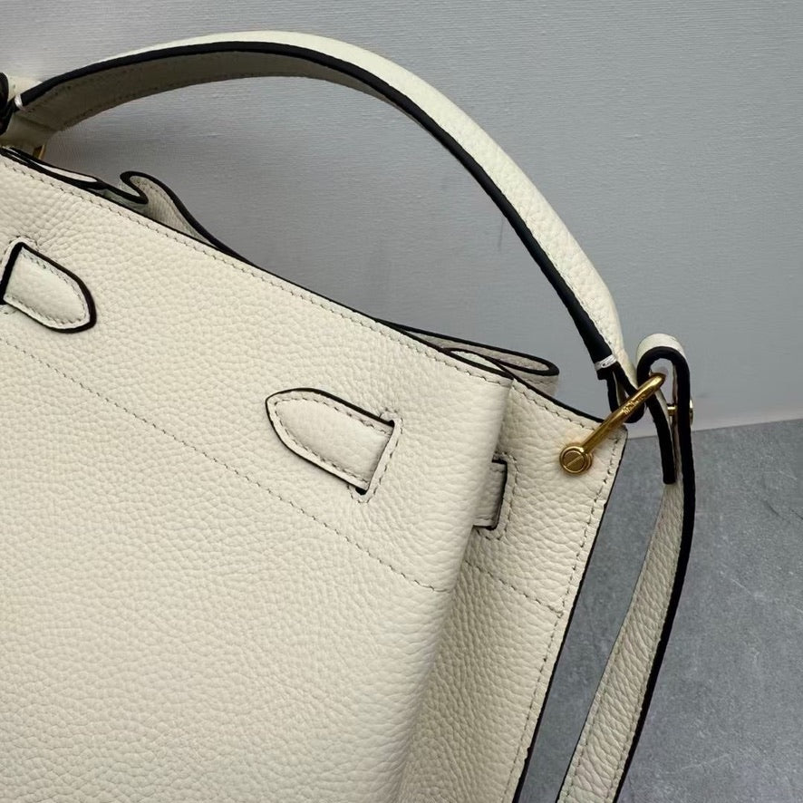 Mulberry Islington Small Bucket Bag in Ivory/Black/Brown (8.5 x 9 x 5 in)
