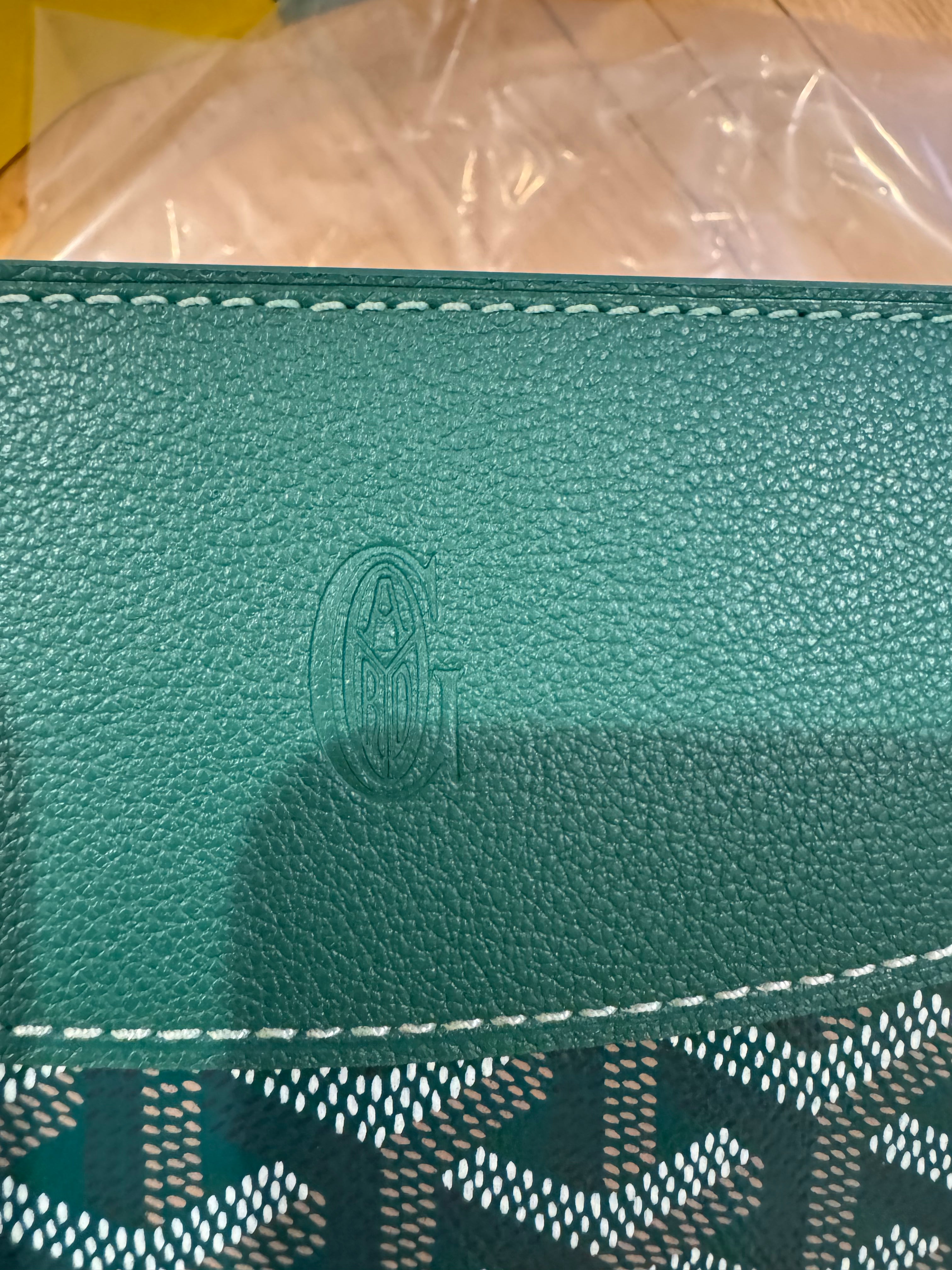 Goyard Hirondelle Shoulder Bag in Green (10 x 6.5 x 2.5 in)