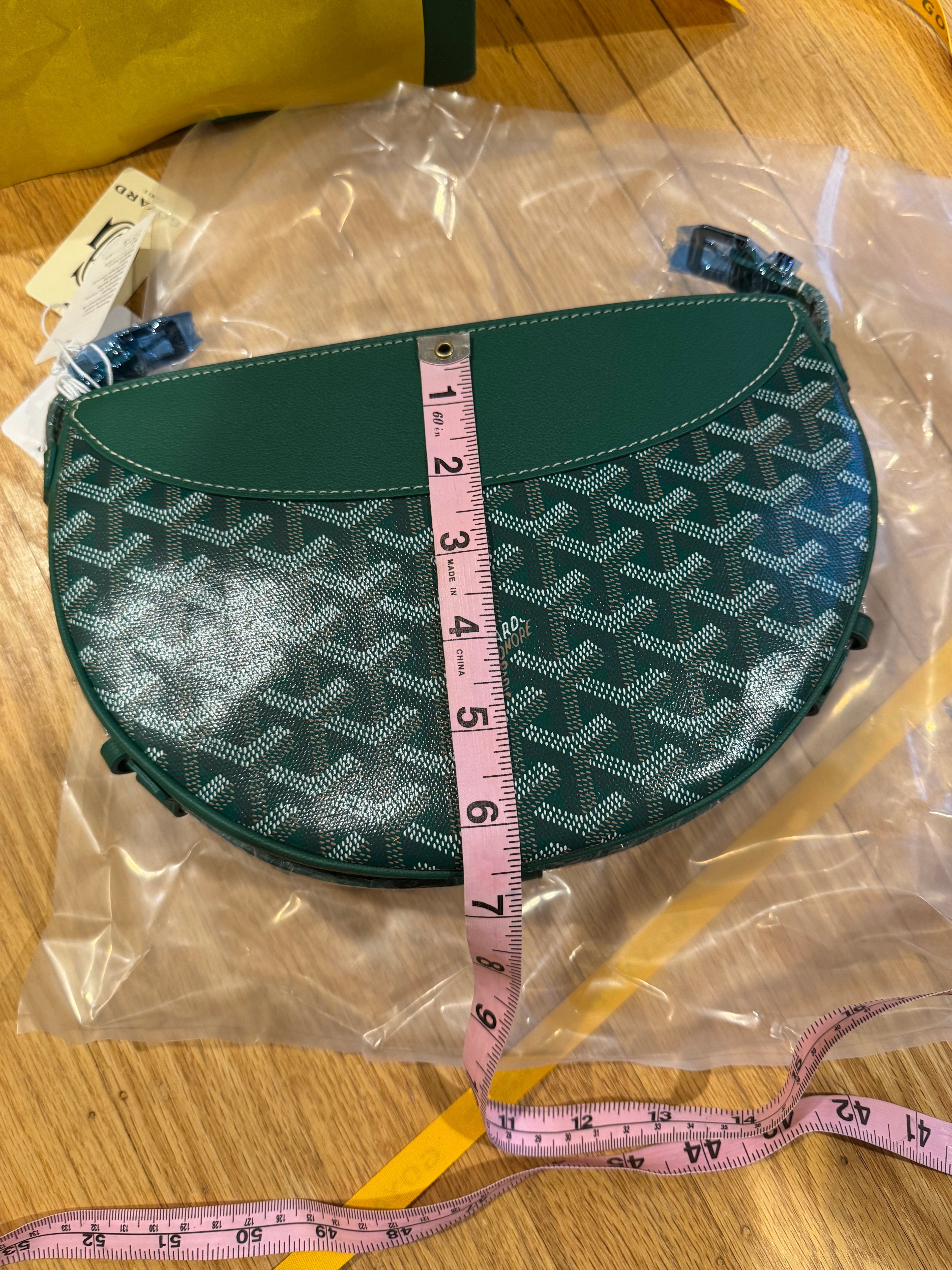 Goyard Hirondelle Shoulder Bag in Green (10 x 6.5 x 2.5 in)