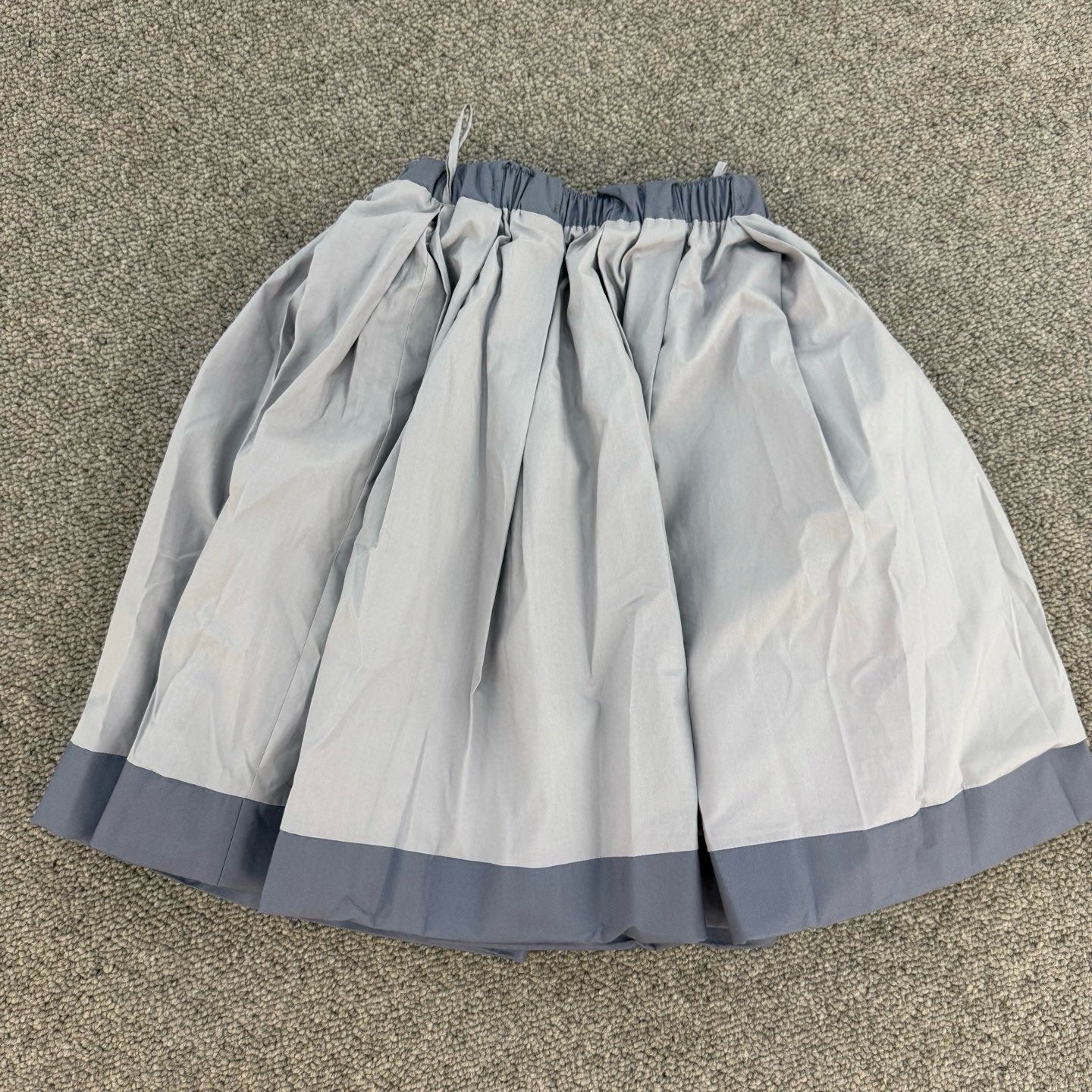 Miu Miu Rose Print Cotton Poplin Knee Skirt in Gray, Size S/M/L